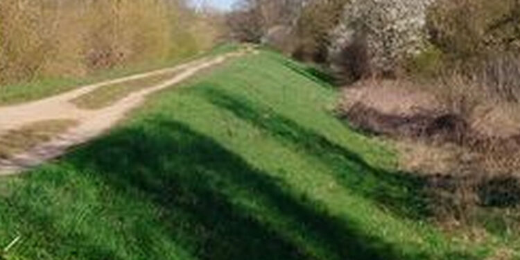 Gmina Zaleszany: Będzie kontynuacja budowy obwałowań na Osie.