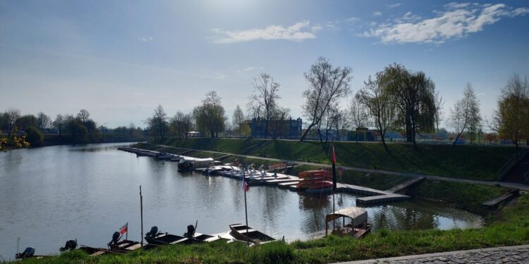 Sandomierz: Bulwar nadwiślański gotowy do sezonu.