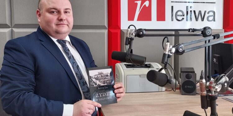 Opatów: Dr Artur Lis przybliża historię opatowskich Żydów.