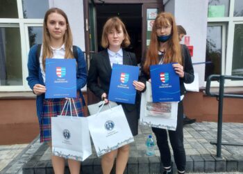 Sandomierz: Józio i Henio czyli prawdziwych przyjaciół poznajemy w biedzie – ortograficzne zmagania w powiecie sandomierskim.