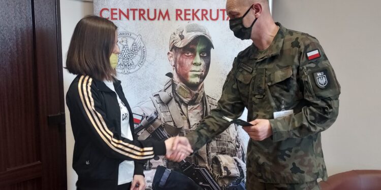 Sandomierz: Coraz więcej kobiet wstępuje do wojska.