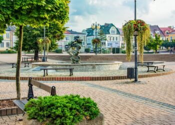 Tarnobrzeg. Z fontann wytryśnie woda.