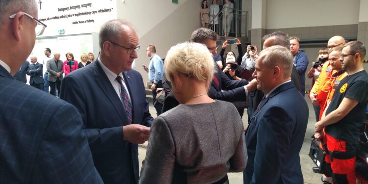 Mielec: Odznaczenia do pracowników pogotowia