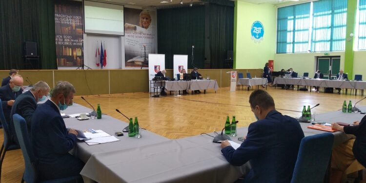 Mielec: Dyrektor z empatią…poszukiwany.