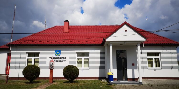 Tarnobrzeg. Remiza OSP w Nagnajowie z nową elewacją