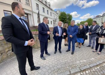 Opatów: Władze powiatu białogardzkiego z wizytą w powiecie opatowskim