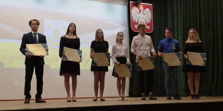 Gorzyce. Wyróżniono zasłużonych dla gminy i młodych zdolnych