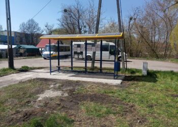 Tarnobrzeg. Nowe wiaty przystankowe.