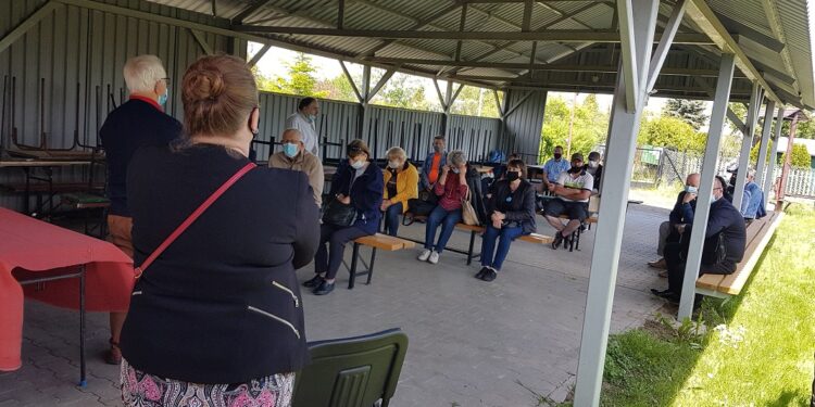 Tarnobrzeg. O ogródkach zajętych przez obwodnicę. Spotkanie z działkowcami.