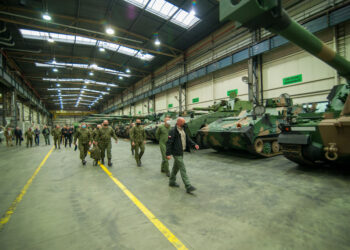 Stalowa Wola: Wizyta w HSW Delegacji Dowództwa Operacyjnego Rodzajów Sił Zbrojnych