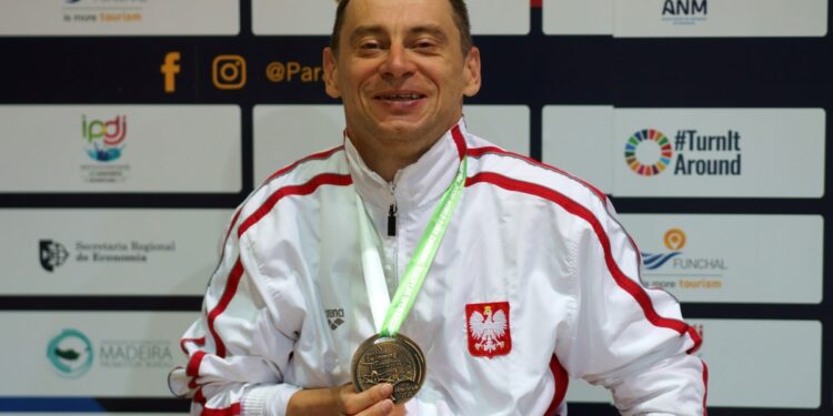 Sport. Pływanie. Jacek Czech z kolejnym medalem