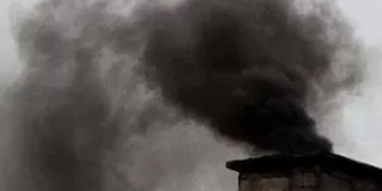 Stalowa Wola: Sprawdzą jak wielu mieszkańców ogrzewa swoje domy drewnem i węglem