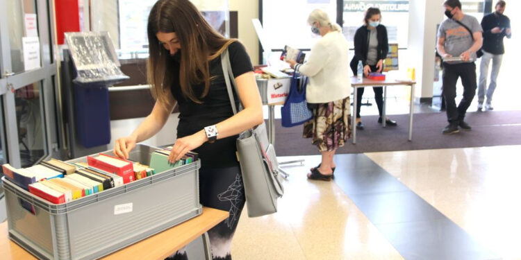 Stalowa Wola: Odbył się pierwszy Kiermasz Taniej Książki w MBP
