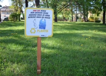 Stalowa Wola: Dzień bez Śmiecenia i tabliczki edukacyjne