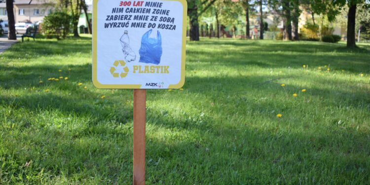 Stalowa Wola: Dzień bez Śmiecenia i tabliczki edukacyjne