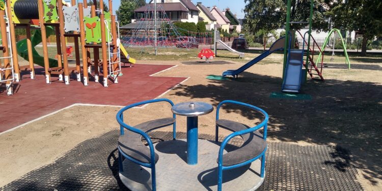 Mielec: Pogotowie testuje urządzenia do badania parametrów krytycznych