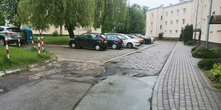 Stalowa Wola: Ruszył przetarg na projekt modernistycznego podwórka przy Popiełuszki