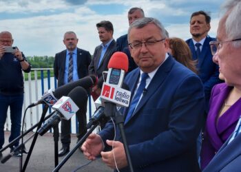 Sandomierz: Podpisano umowę na remont starego mostu na Wiśle.