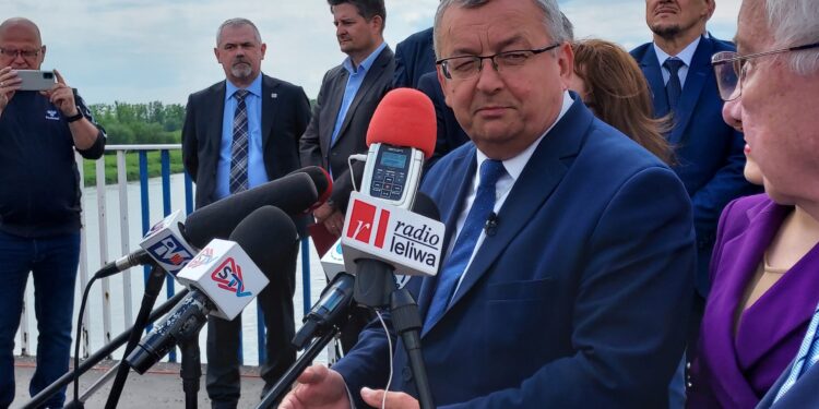Sandomierz: Podpisano umowę na remont starego mostu na Wiśle.
