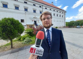 Sandomierz: Wystawa „Hetman” na zamkowym dziedzińcu.