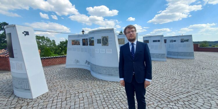 Sandomierz: Wystawa „Hetman” na zamkowym dziedzińcu.