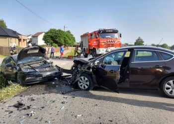 Zabrnie.  Wypadek na drodze powiatowej.