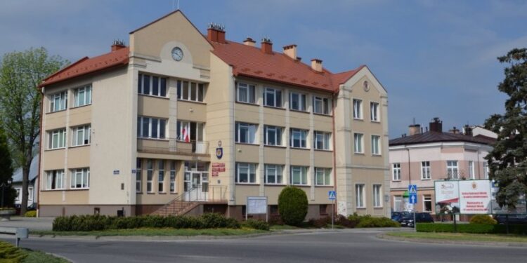 Mielec:  Gmina Radomyśl Wielki wysoko w kraju.