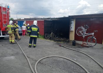 Gorzyce. Używał w garażu benzyny ekstrakcyjnej. Jest poparzony.