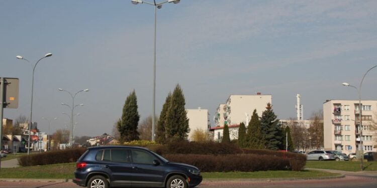 Tarnobrzeg. Uroczystość nadania rondu nazwy „Rondo Ks. Prałata Michała Józefczyka”.