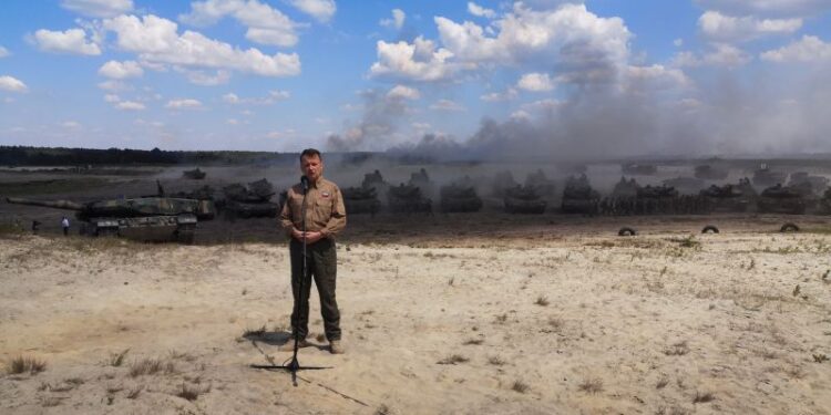 Nowa Dęba. Minister MON na poligonie. Obserwował ćwiczenie Dragon 21