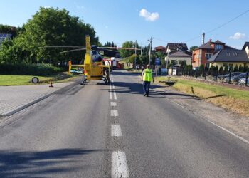 Dwikozy: Wypadek śmiertelny, droga całkowicie zablokowana.