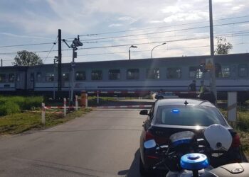 Sandomierz: Śmiertelny wypadek na przejeździe kolejowym.