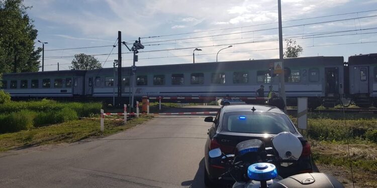 Sandomierz: Śmiertelny wypadek na przejeździe kolejowym.