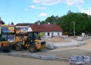 Sandomierz: Trwa budowa ronda na skrzyżowaniu ulic Mickiewicza i Armii Krajowej.