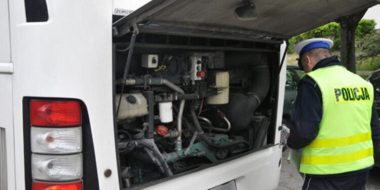 Mielec:  Bezpieczny autobus na wakacje.