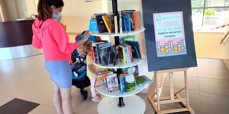 Stalowa Wola: Święto Wolnych Książek odbyło się w bibliotece