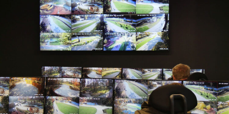 Stalowa Wola: Mimo monitoringu miejskiego miasto boryka się z dewastacją