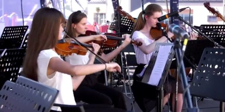 Dębica: Muzyka w Latoszynie –Zdroju.