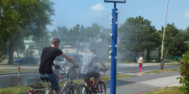 Stalowa Wola: Na miejski upał mgiełki wodne