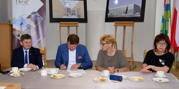 Nisko: Plac budowy pod nową siedzibę Sądu i Prokuratury przekazany