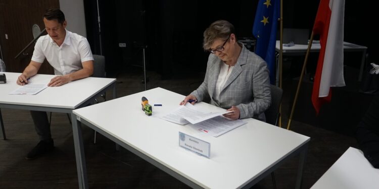 Mielec: Podpisano umowę z wykonawcą na rozbudowę i przebudowę ul. Zielonej.