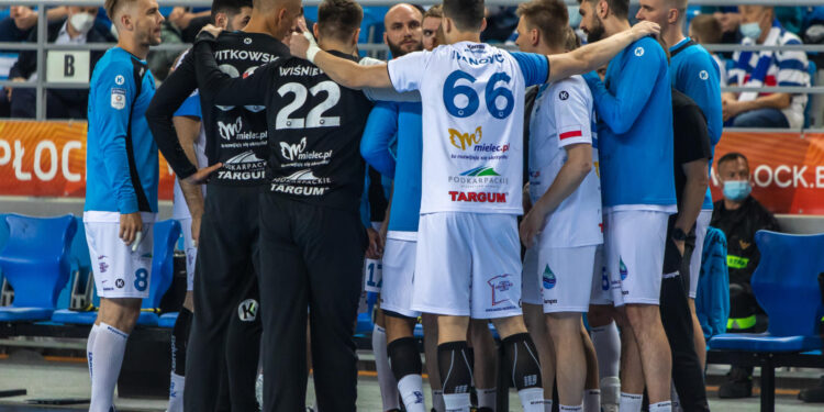 Mielec:  Walka o przetrwanie.