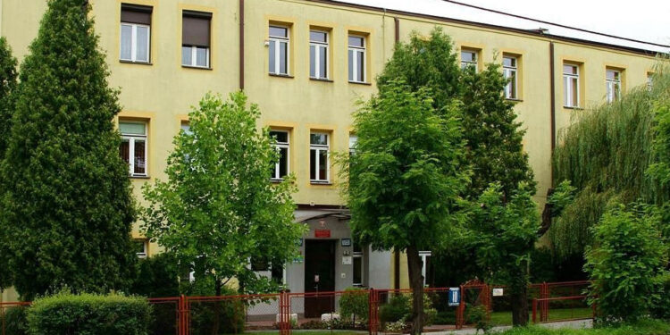 Stalowa Wola: Marysia z PSP nr9 najlepsza w Polsce z chemii