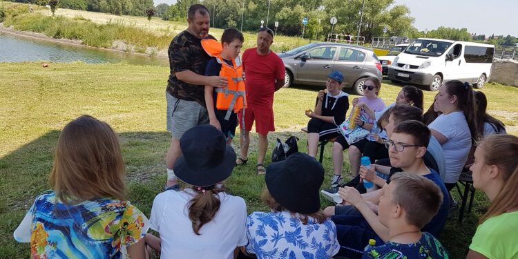 Tarnobrzeg. O bezpieczeństwie nad wodą  w plenerze.