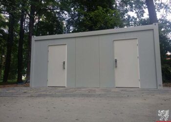 Dębica: Do wyposażenia Parku Miejskiego dołączył obiekt sanitarny.