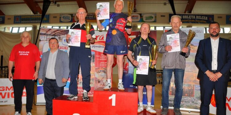 Tarnobrzeg. 80-letni zawodnik wygrał Grand Prix Polski Weteranów w tenisie stołowym.