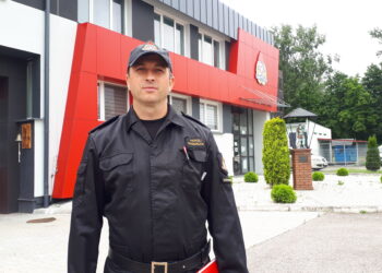 Przewłoka, Łoniów: Pożar domu od pioruna.