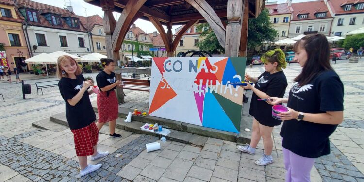 Sandomierz: Gildia Szkół Niezwykłych wychowuje przez sztukę.