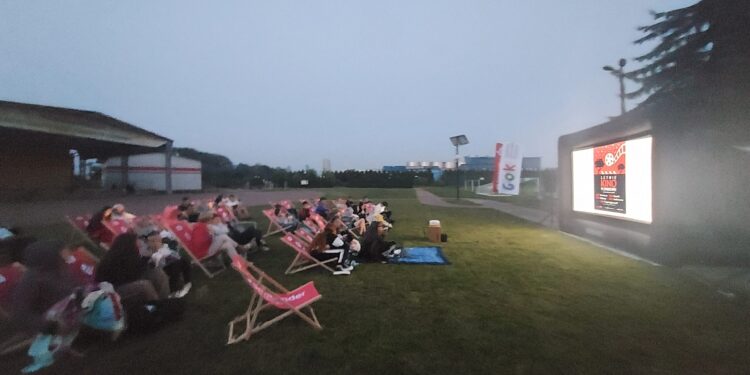 Samborzec: Filmy w plenerze.