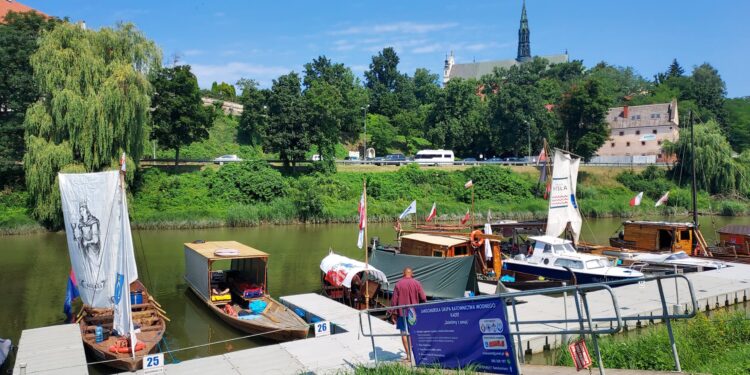 Sandomierz: Potrzeba infrastruktury dla wodniaków nad Wisłą.